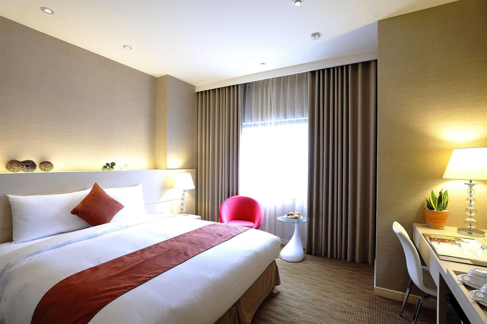 Hotel Riverview Taipei Exterior photo