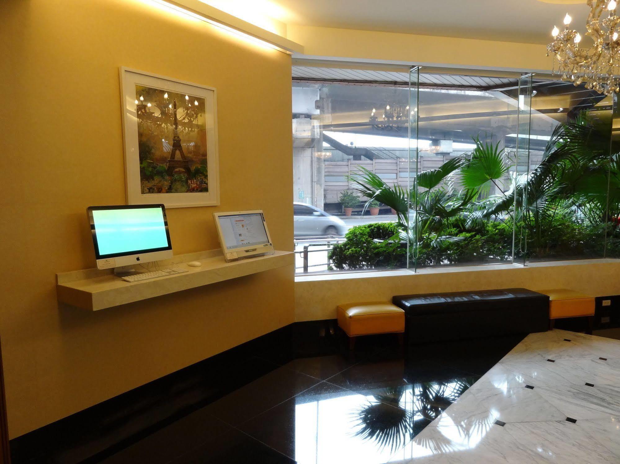 Hotel Riverview Taipei Exterior photo