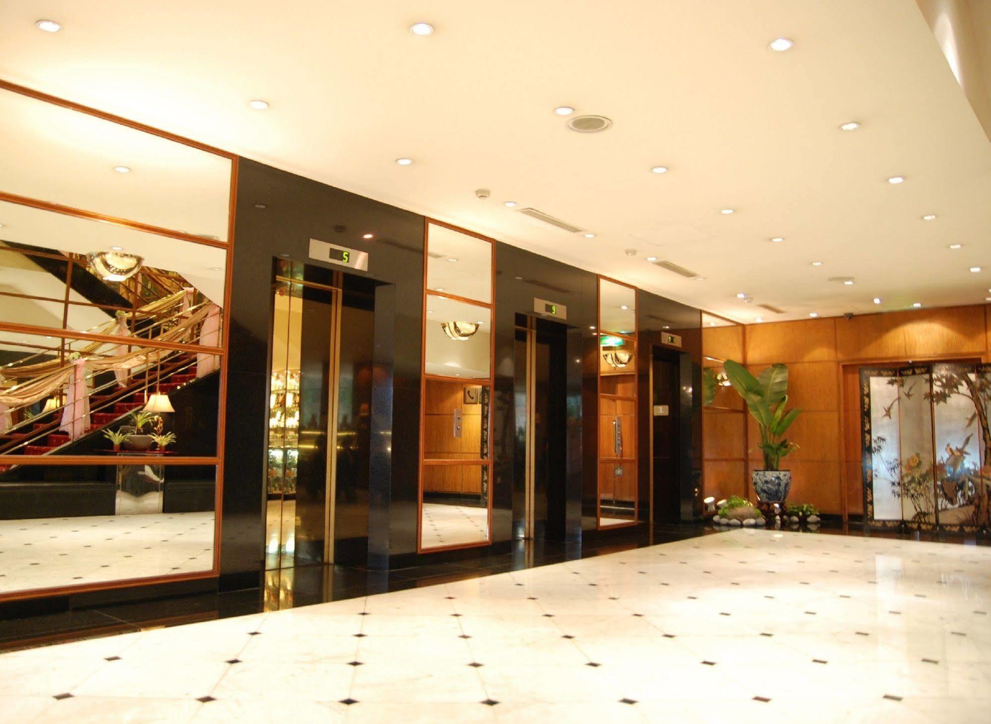Hotel Riverview Taipei Exterior photo